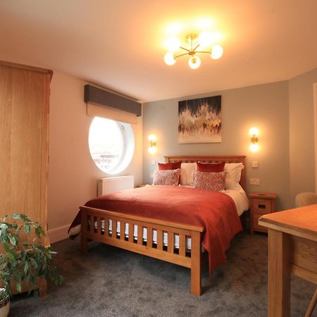 Streamside Apartments Yeovil Luaran gambar