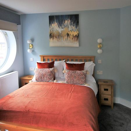 Streamside Apartments Yeovil Luaran gambar